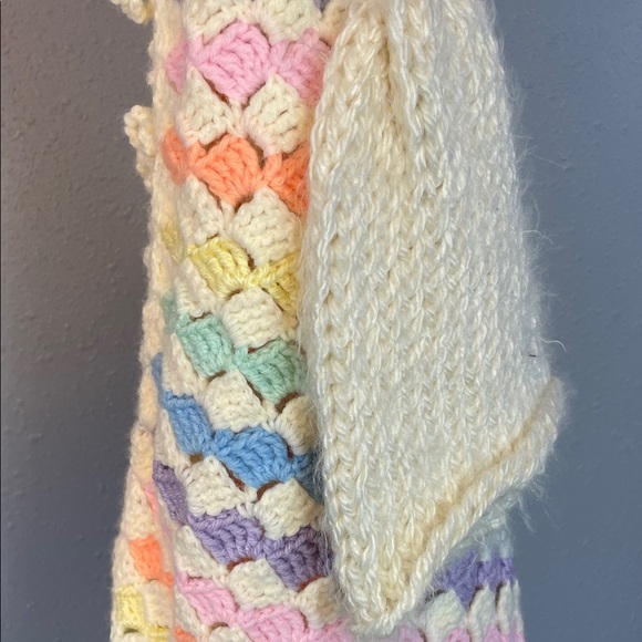 Handmade Crochet Baby Blanket & Hat Set – Pastel Rainbow with Lace Trim - Picture 9 of 10